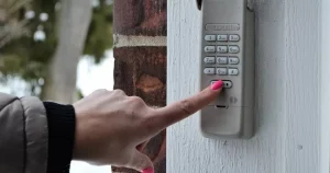 Why Many Homeowners Use Garage Door Keypads